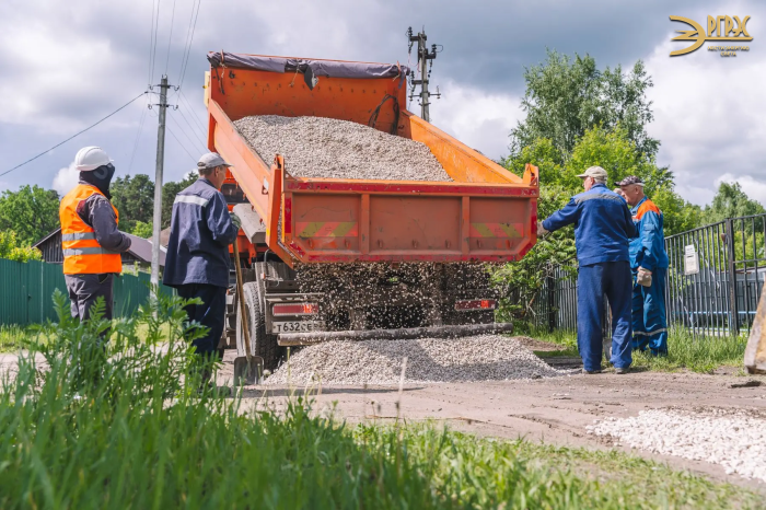 АО "РГРЭС" отсыпали участки района Солотча щебнем