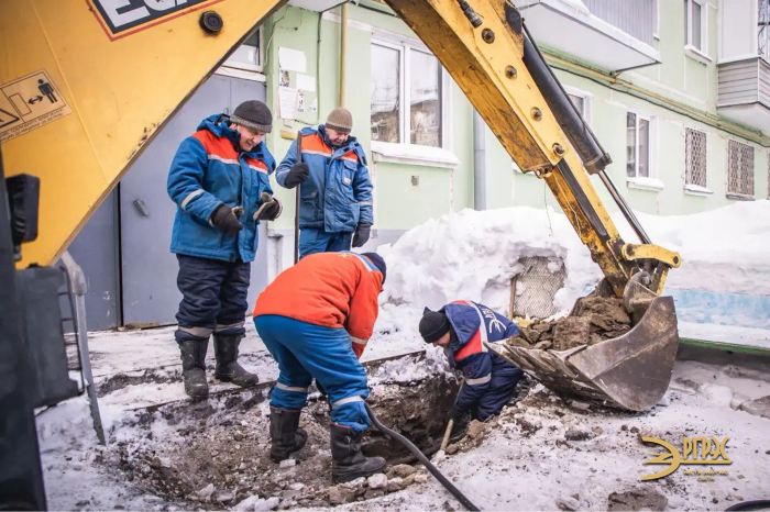 В районе домов 12, 14 по улице Островского проводятся работы
